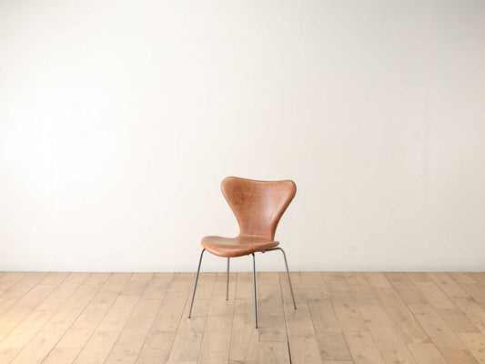 ARNE JACOBSEN セブンチェアレザー FH3107