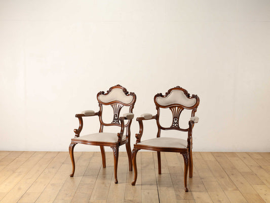 サロンアームチェア