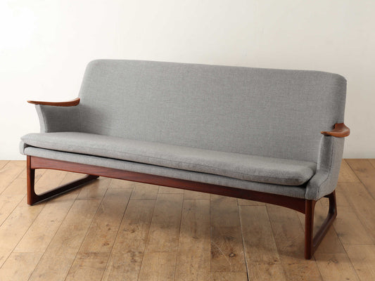 3シーターソファ