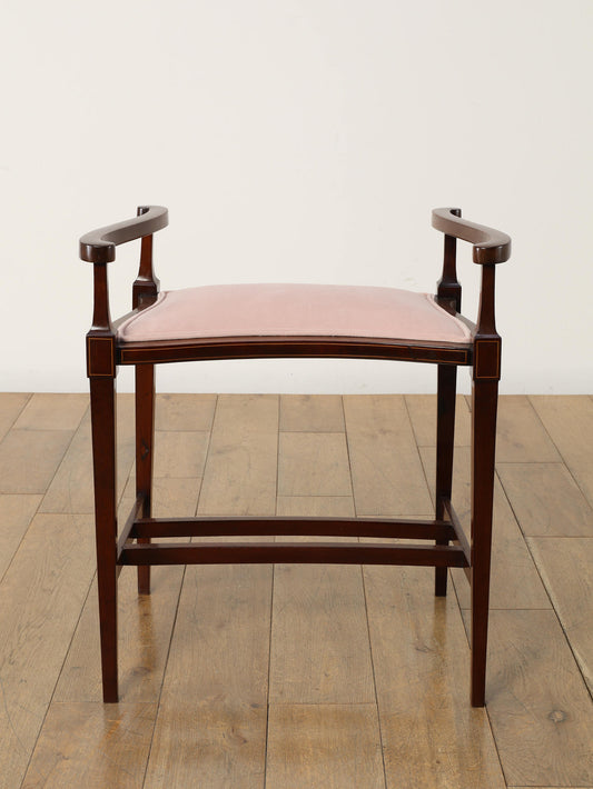 エドウォーディアンピアノスツール