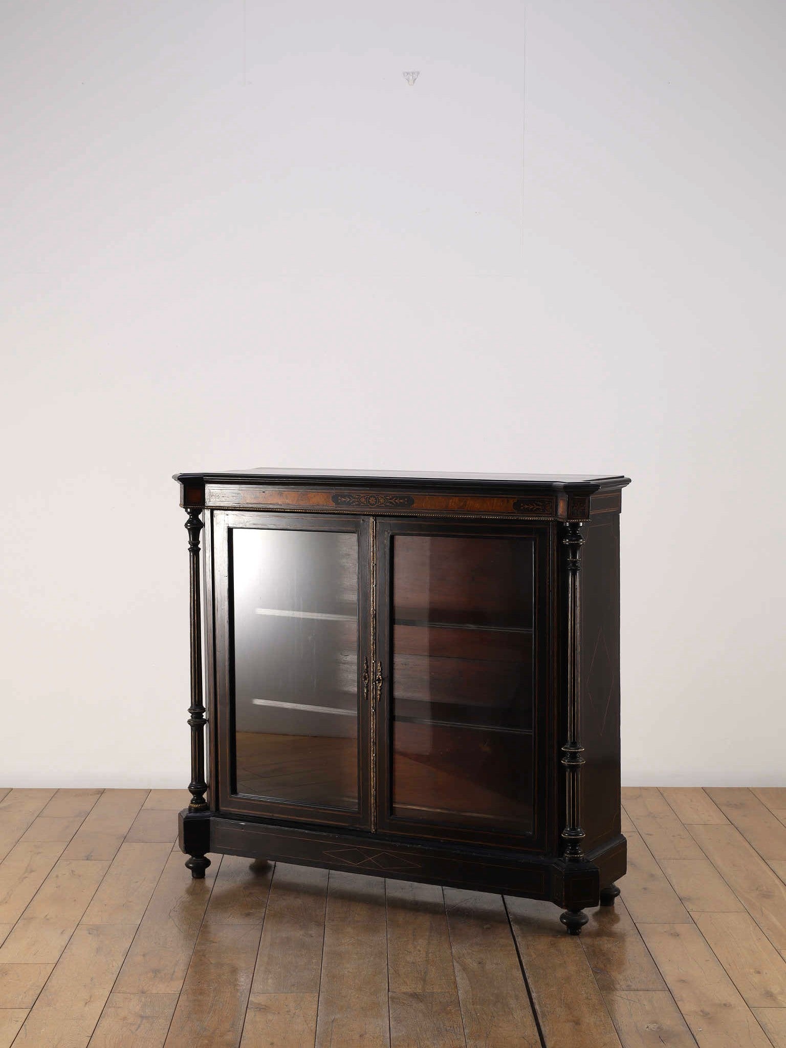 エドウォーディアンディスプレイキャビネット | ロイズ・アンティーク