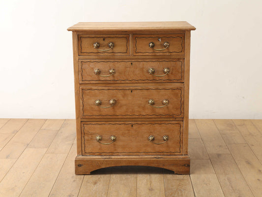 インレイチェスト