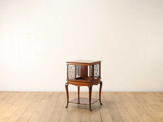 リボルビングブックシェルフ