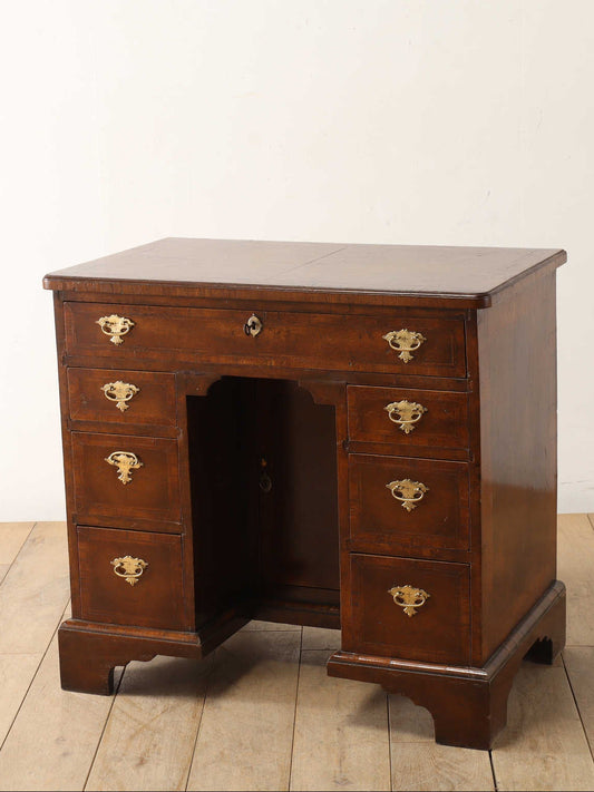 リージェンシーデスク