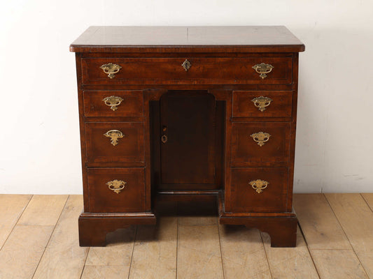 リージェンシーデスク