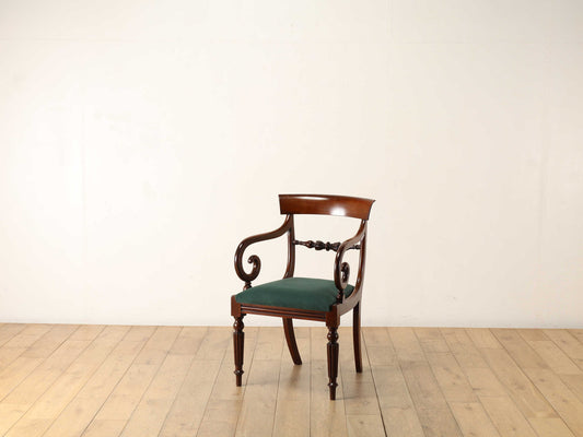 ヴィクトリアンアームチェア