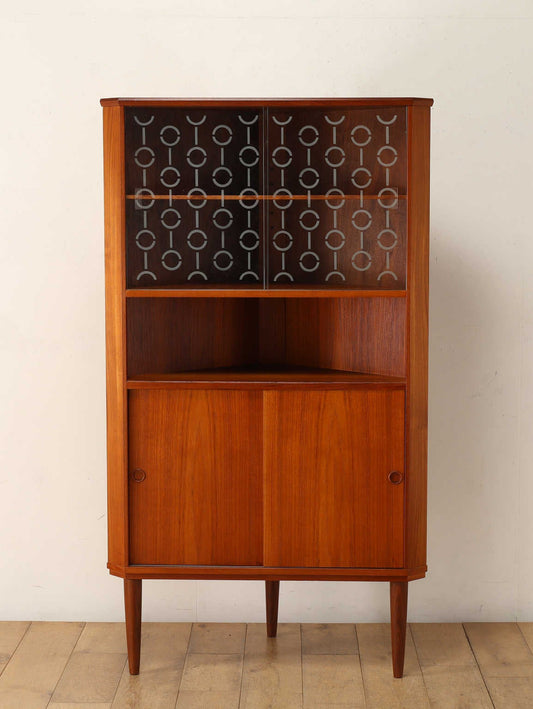 コーナーキャビネット