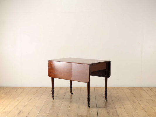 フリップアップテーブル