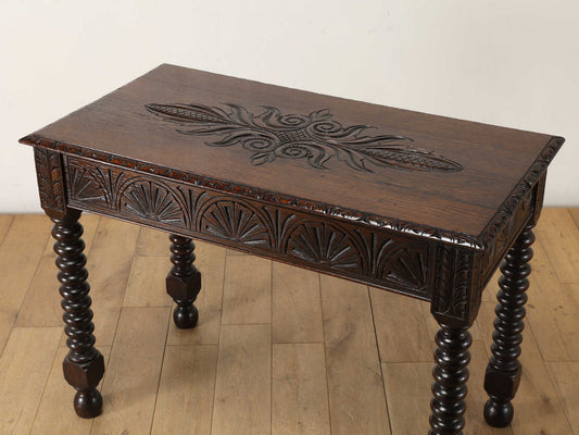 ヴィクトリアンカーブドテーブル