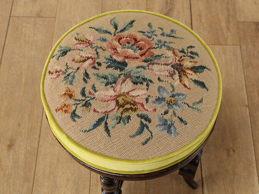 ピアノスツール