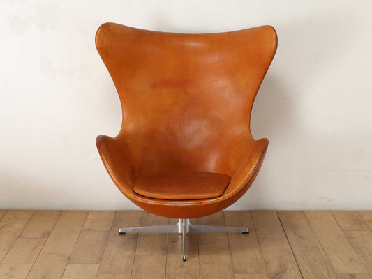 ARNE JACOBSEN エッグチェア with オットマン FH3316