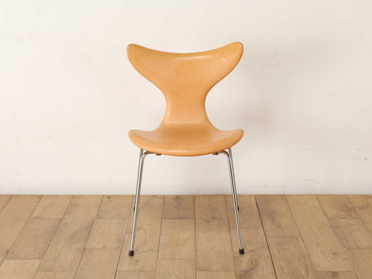 ARNE JACOBSEN LILYチェア