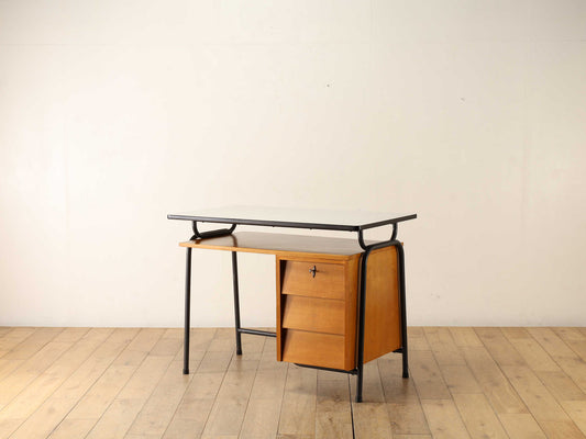 フォーマイカデスク