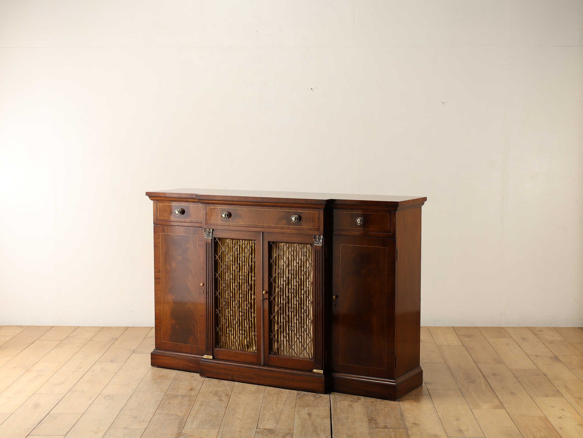 サイドボード | ロイズ・アンティークス | ヨーロッパの