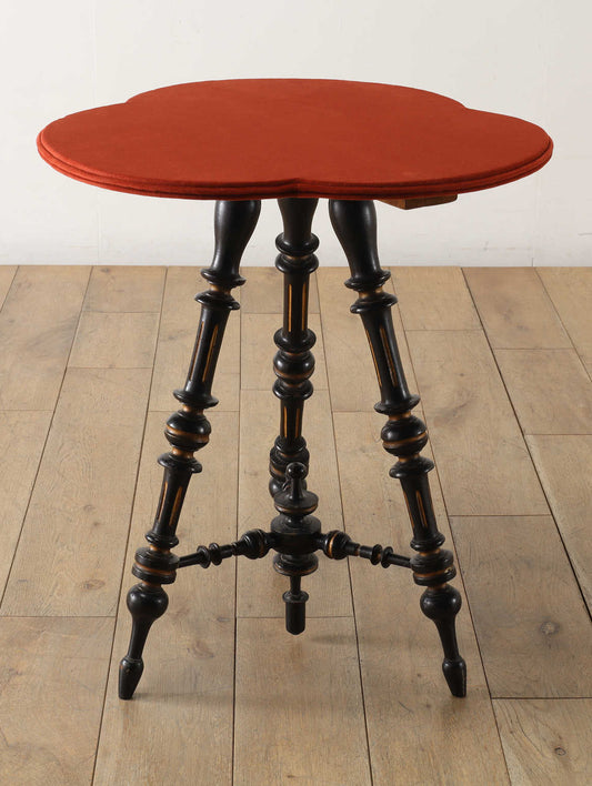 ヴィクトリアンクローバーテーブル