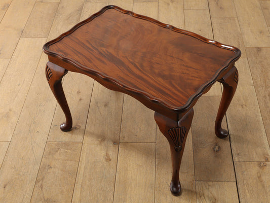 Q/Aコーヒーテーブル