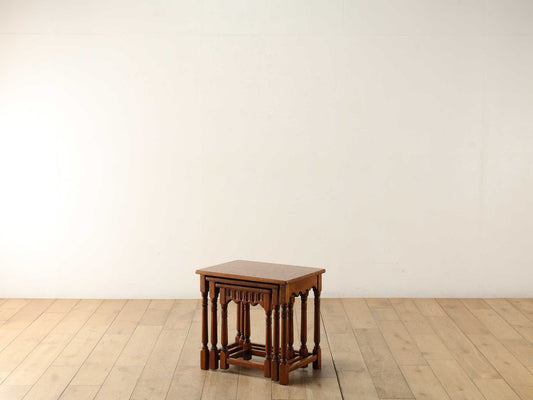 ネストテーブル