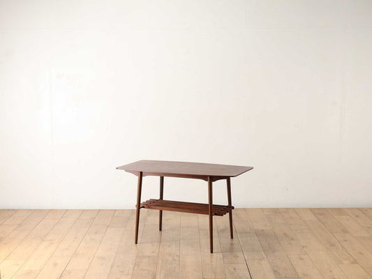 サイドテーブル