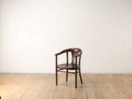 THONETベントウッドクラブチェア