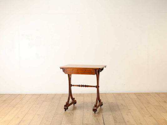 ヴィクトリアンサイドテーブル