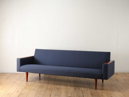 ILLUM WIKKELSO 3シーターソファ