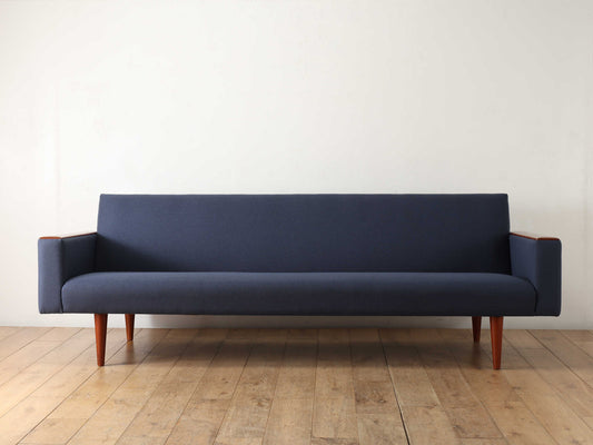 ILLUM WIKKELSO 3シーターソファ