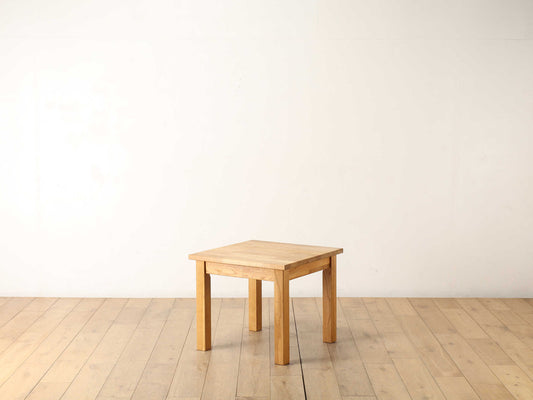 サイドテーブル