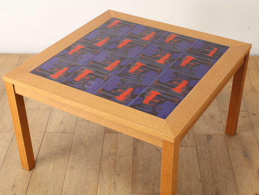 タイルトップコーヒーテーブル