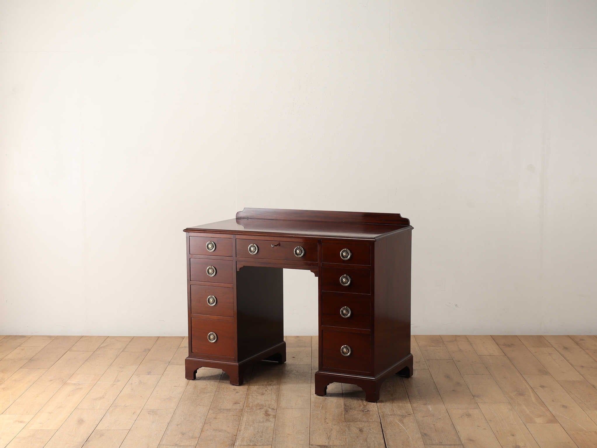 デスク | ロイズ・アンティークス | ヨーロッパのアンティーク