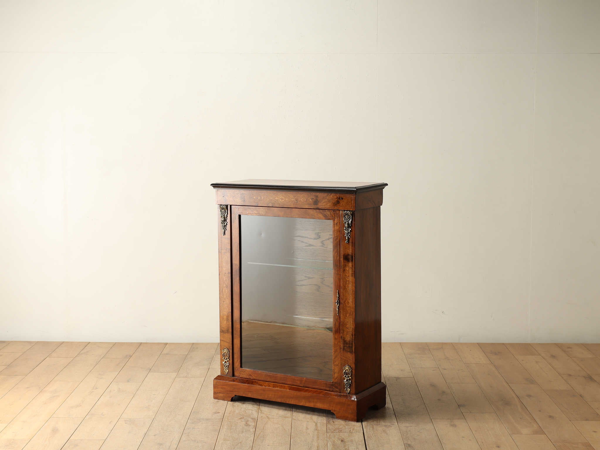 インレイキャビネット | ロイズ・アンティークス | ヨーロッパの