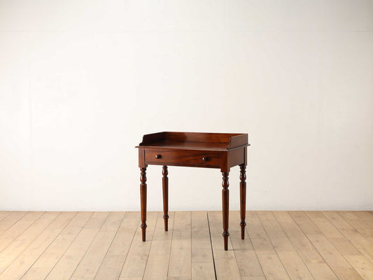 ヴィクトリアンサイドテーブル