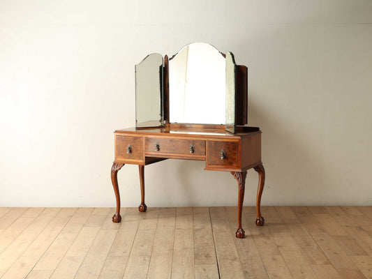 トリプルミラードレッサー