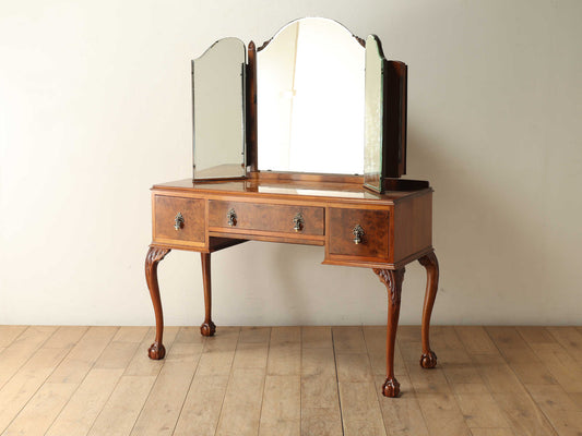 トリプルミラードレッサー