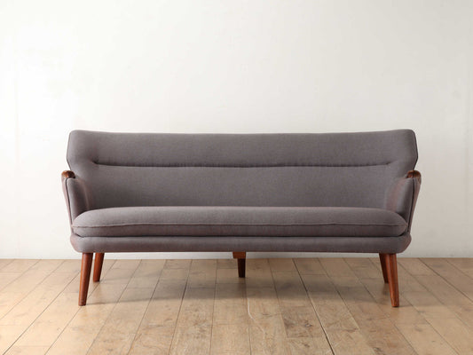 KURT OLSEN 3シーターソファ Model 220