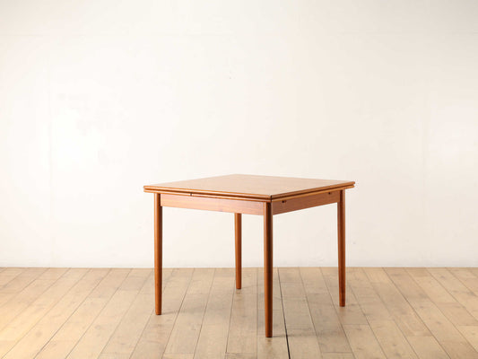 ドローリーフテーブル