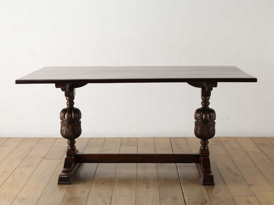 リフェクトリーテーブル