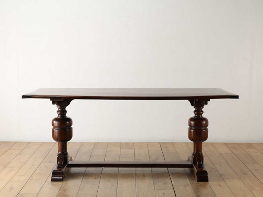 リフェクトリーテーブル