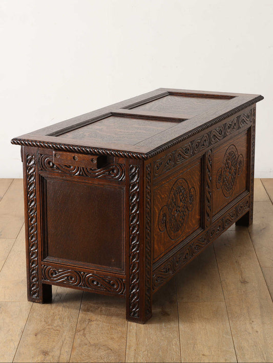 ヴィクトリアンカーブドブランケットボックス