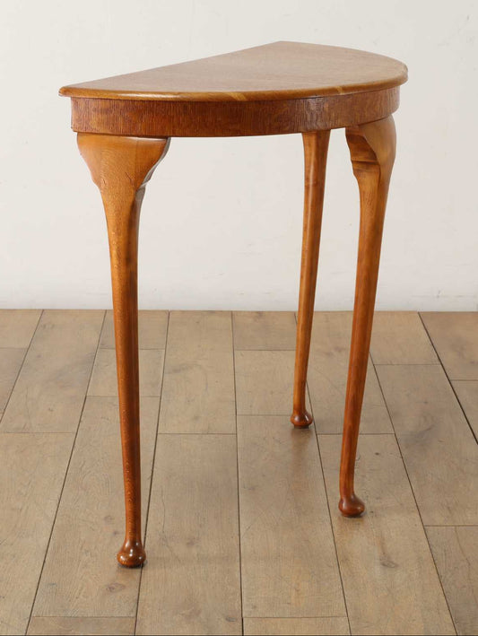 ハーフムーンテーブル