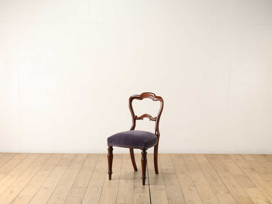 バルーンバックチェア