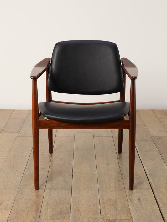 ARNE VODDER アームチェア Model. BO92