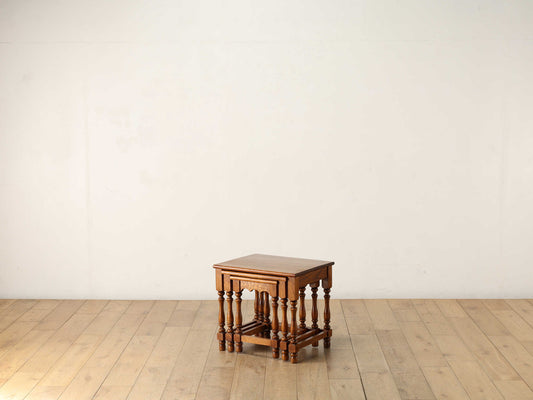 ネストテーブル