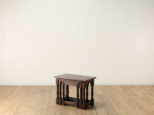 ネストテーブル