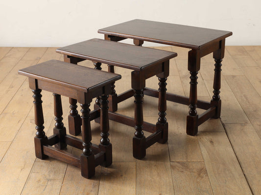 ネストテーブル