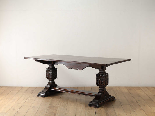 リフェクトリーテーブル