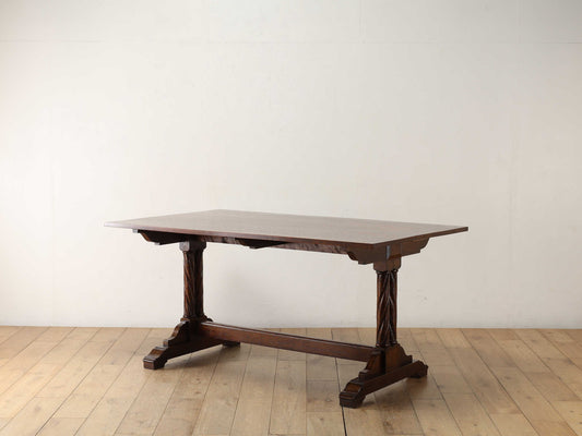 リフェクトリーテーブル