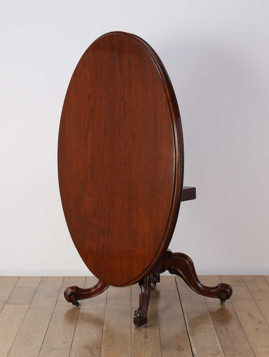 ブレックファストテーブル