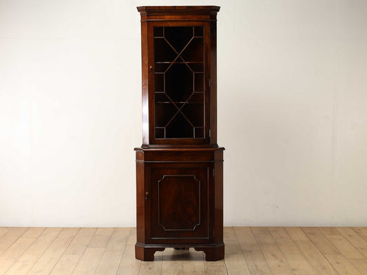 コーナーキャビネット