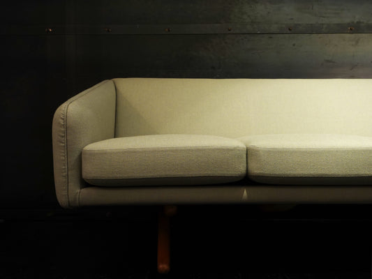 ILLUM WIKKELSO 4シーターソファ Model.ML90