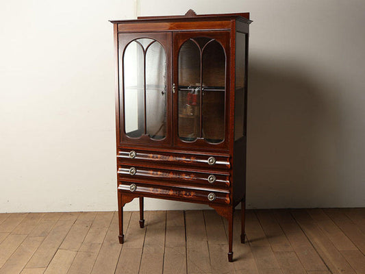 エドウォーディアンディスプレイキャビネット